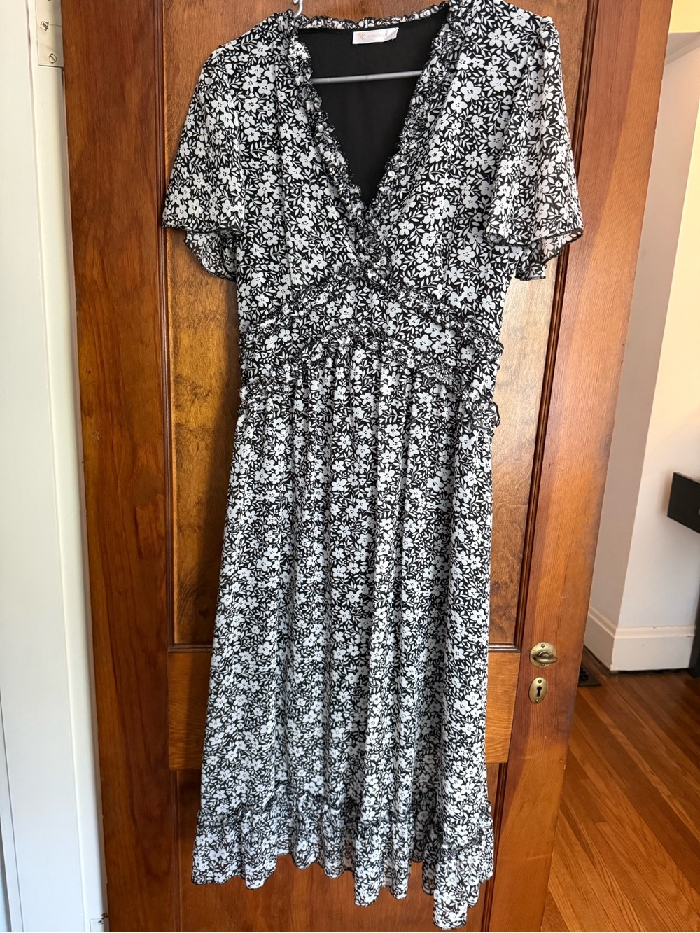 Black & White Floral V-Neck Midi Dress